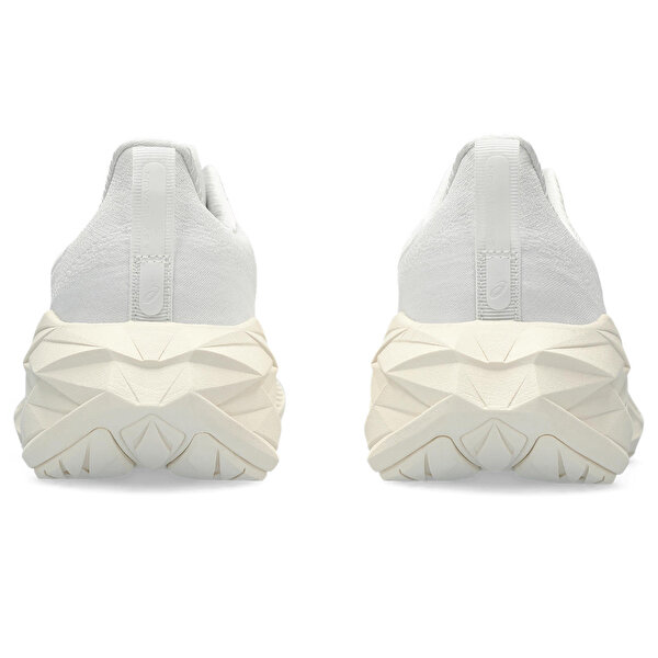 Asics Novablast 4 Kadın Bej Koşu Ayakkabısı 1012B510-102-4